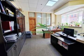 Помещение своб.назн., 294 м², 1/5 эт.